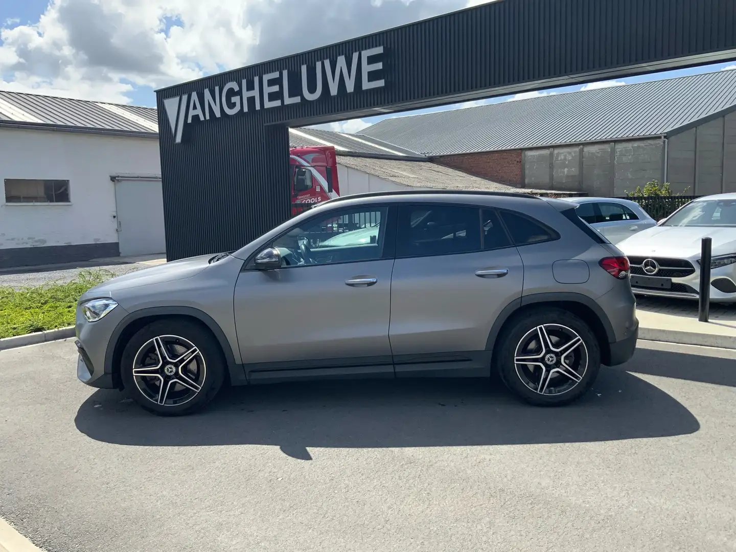 Mercedes-Benz GLA 250 AMG Line /Panoramaschuifdak /KEYLESS GO Gris - 1
