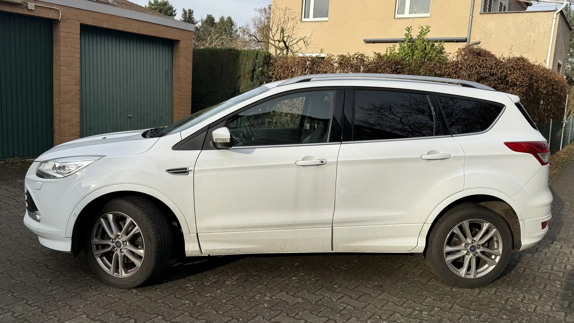 Ford Kuga Duratorq 2.0L, 4x4 Weiß - 2