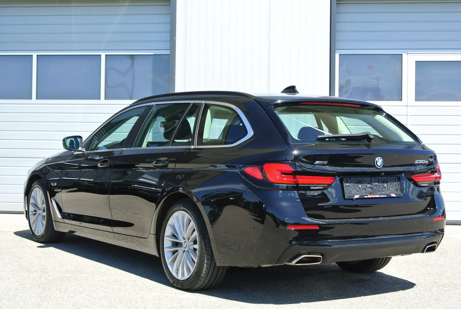BMW 530 e xdrive touring Aut. * Live-Cockpit * 1. BESITZ Schwarz - 2