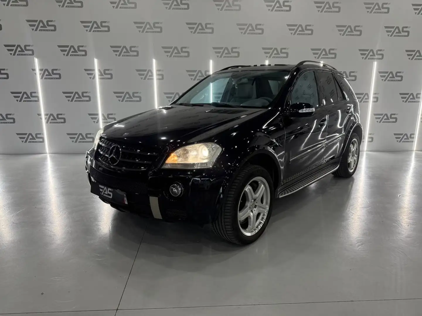 Mercedes-Benz ML 320 63 AMG Azul - 1