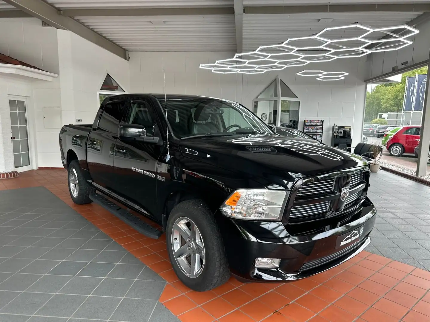 Dodge RAM 5,7 HEMI * Sportauspuff/ CREW/ CARPLAY /LKW* Schwarz - 2