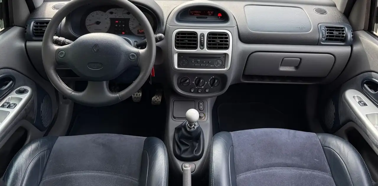 Renault Clio II 2.0 16S 172 3P SHIFTLIGHT + LIGNE InoxCar, foto 3