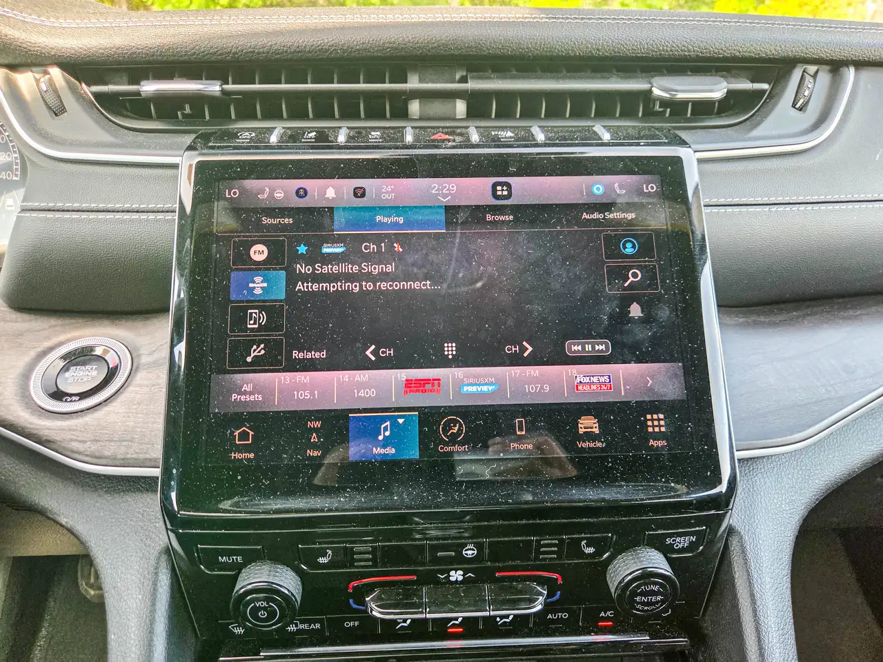 Jeep Grand Cherokee снимка Jeep Grand Cherokee
