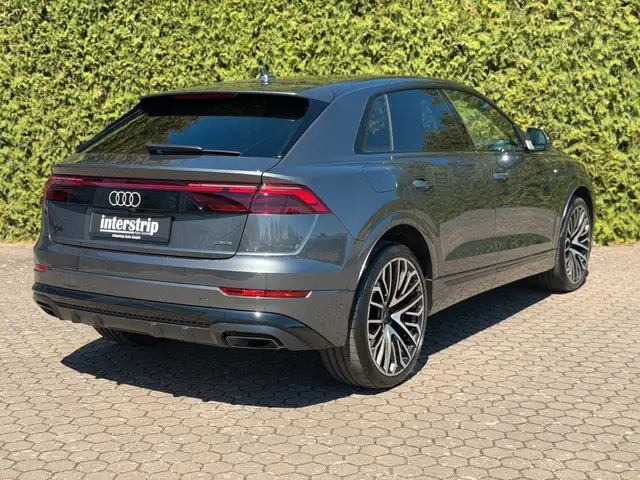 Audi Q8 view 6