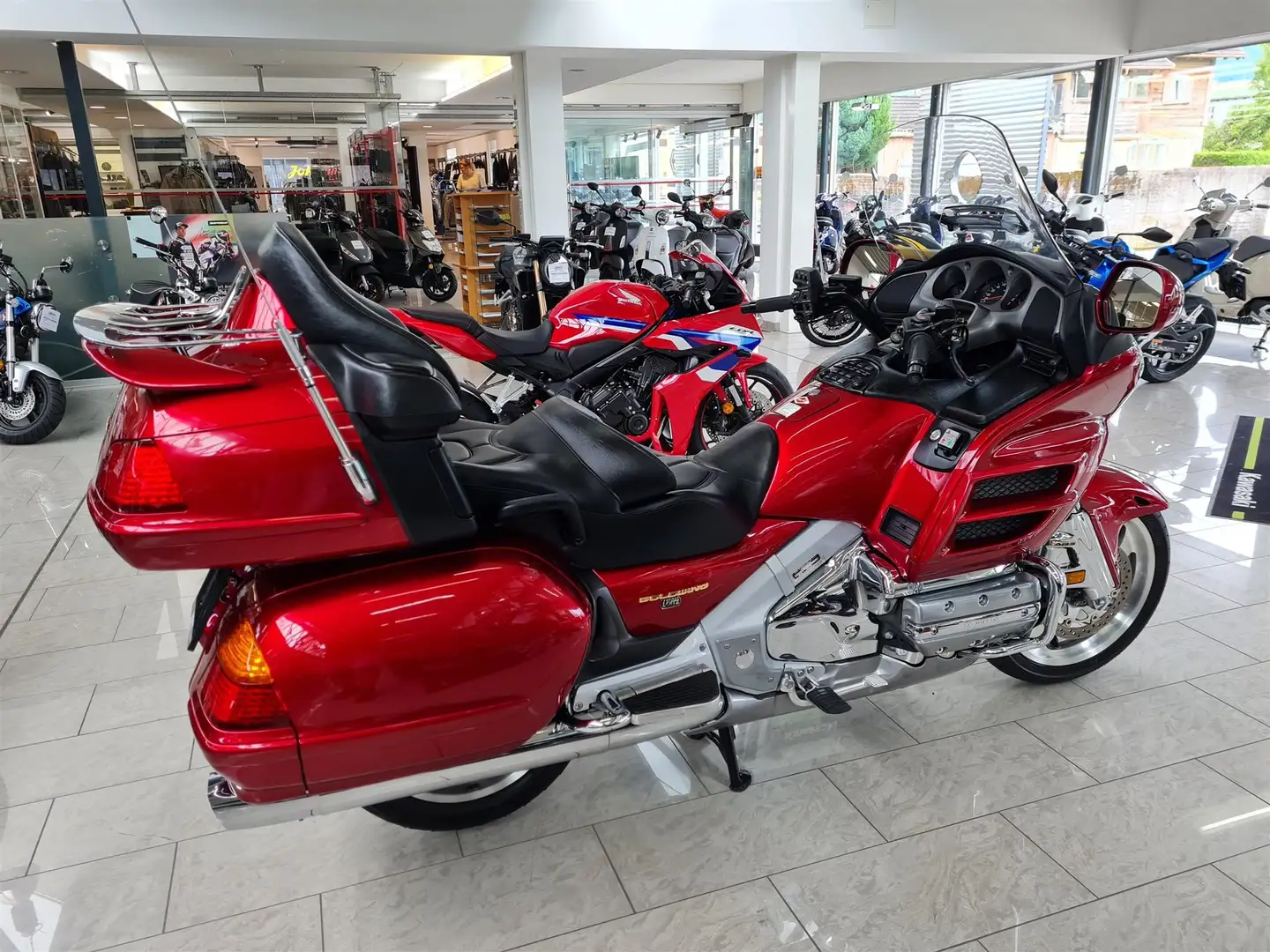 Honda Gold Wing Roşu - 2