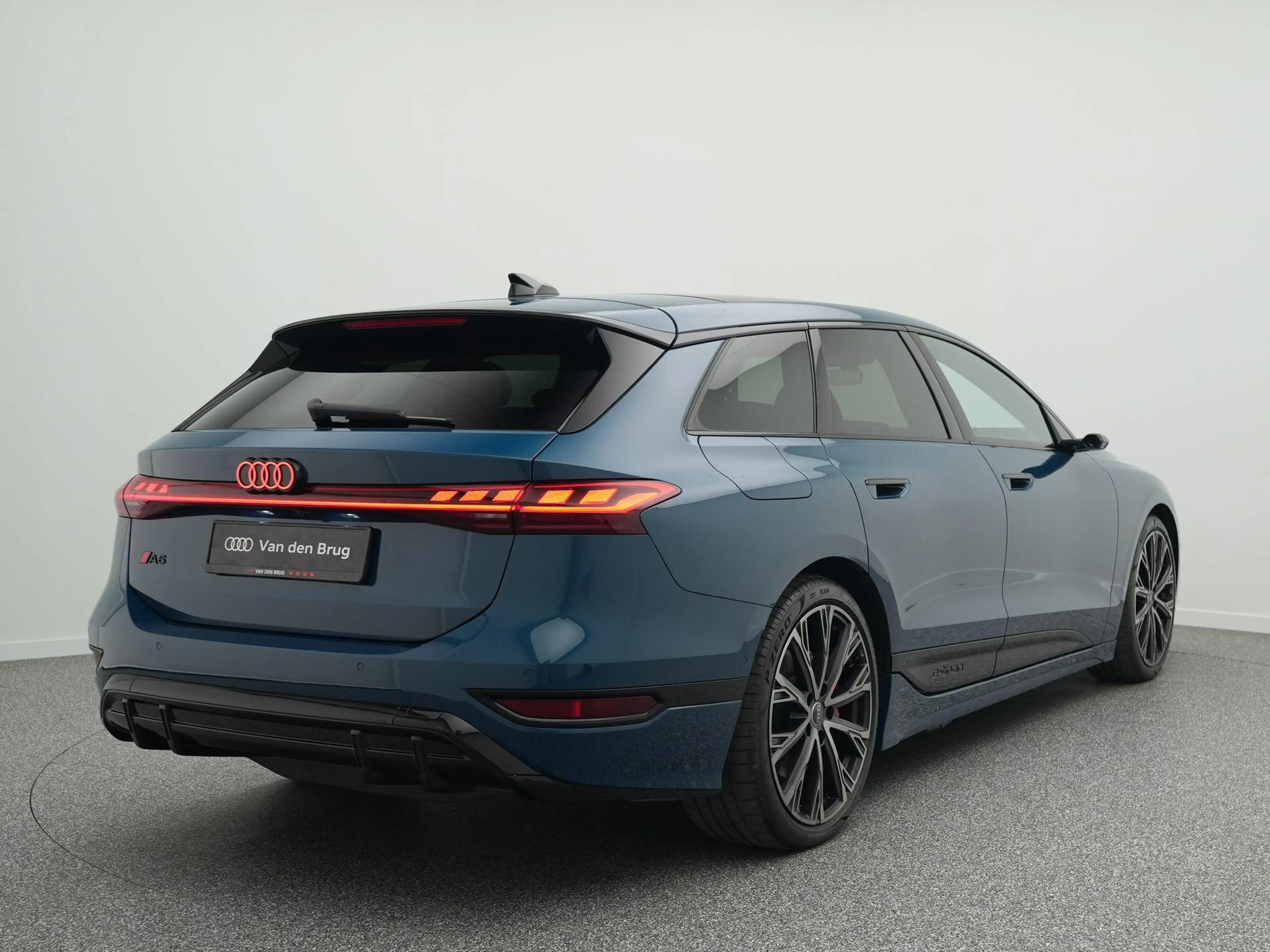 Audi A6 e-tron Avant S edition performance 100 kWh | Luchtvering — photo 2