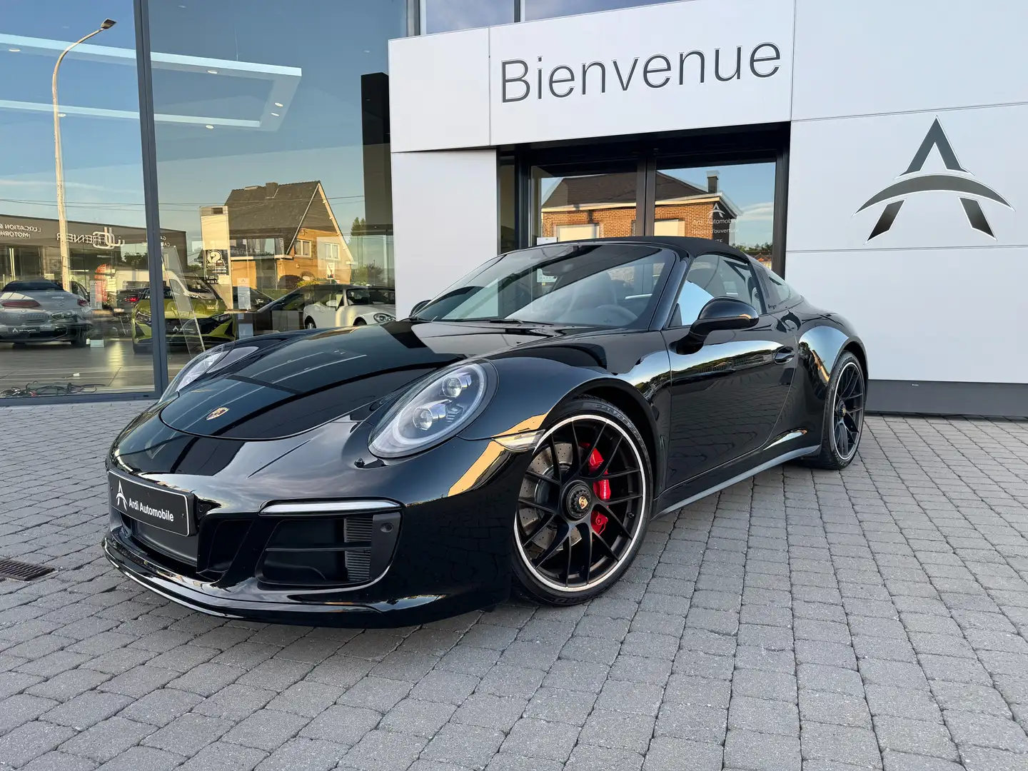 Porsche 911 Carrera 4 GTS  3.0 Turbo PDK *GARANTIE 12 MOIS* Noir - 1