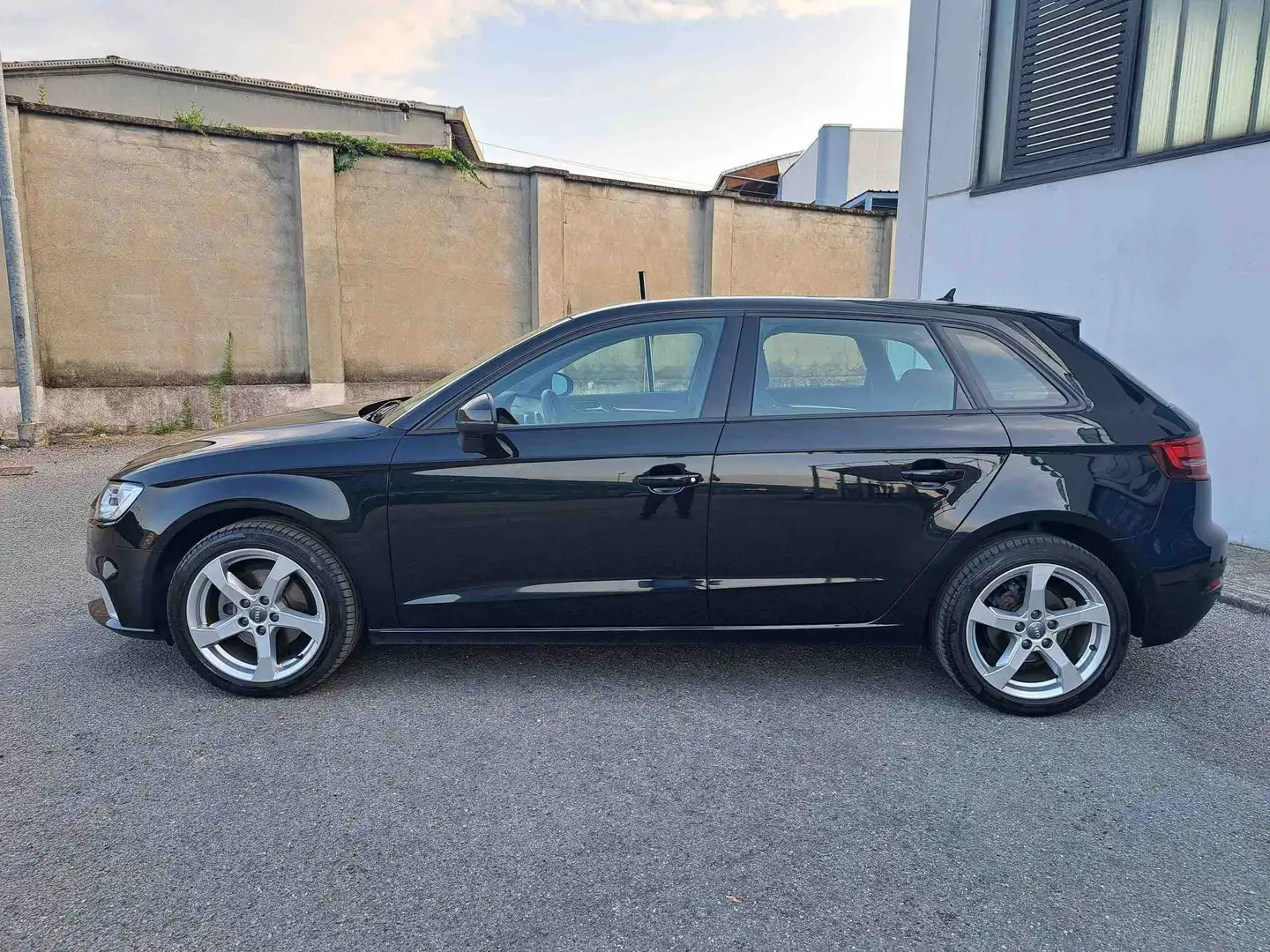 Audi A3 Sportback 30 1.6 tdi Sport 116cv s-tronic Nero - 2