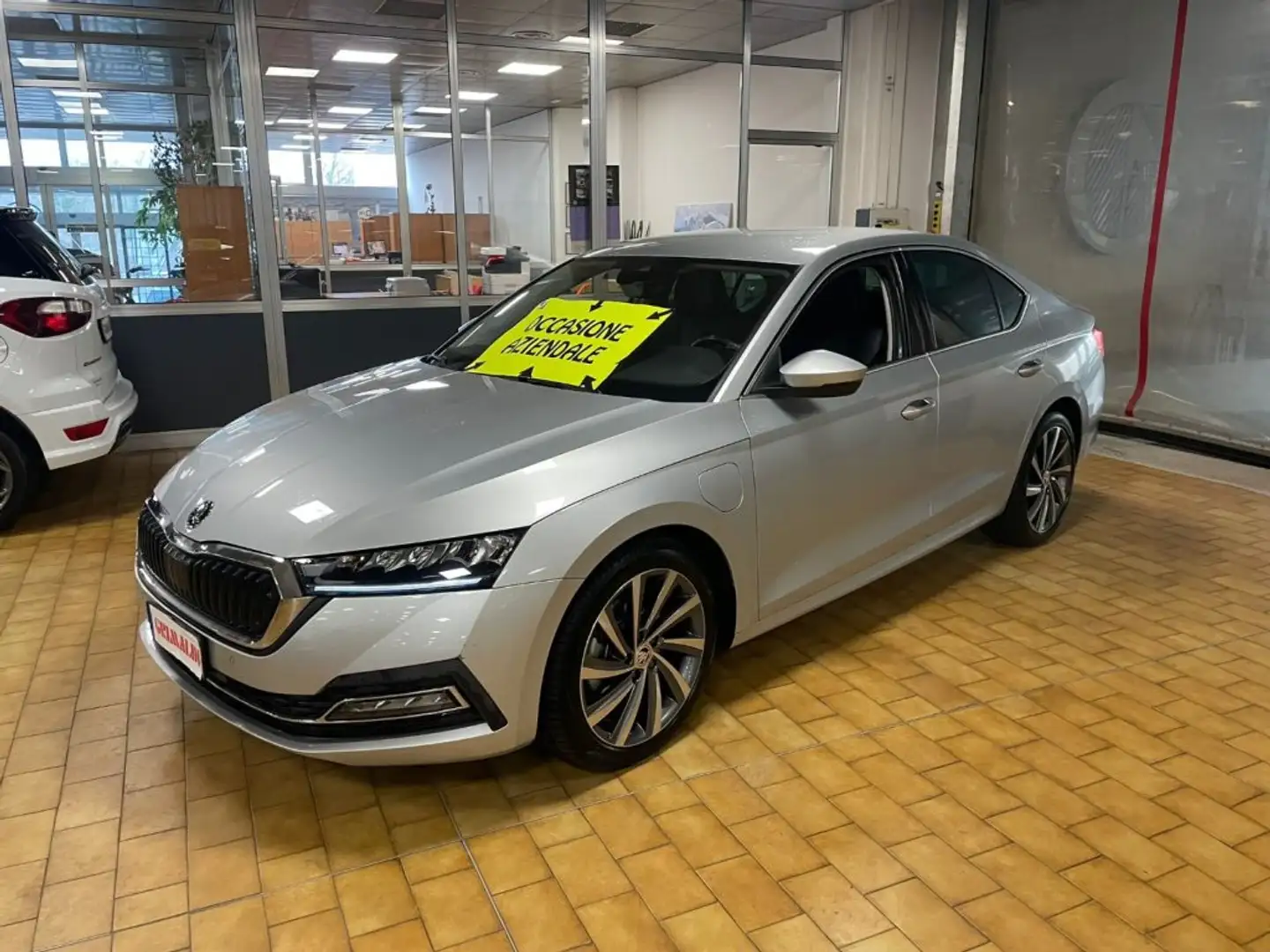 Skoda Octavia iV 1.4 TSI Plug-In Hybrid DSG Style Grau - 1