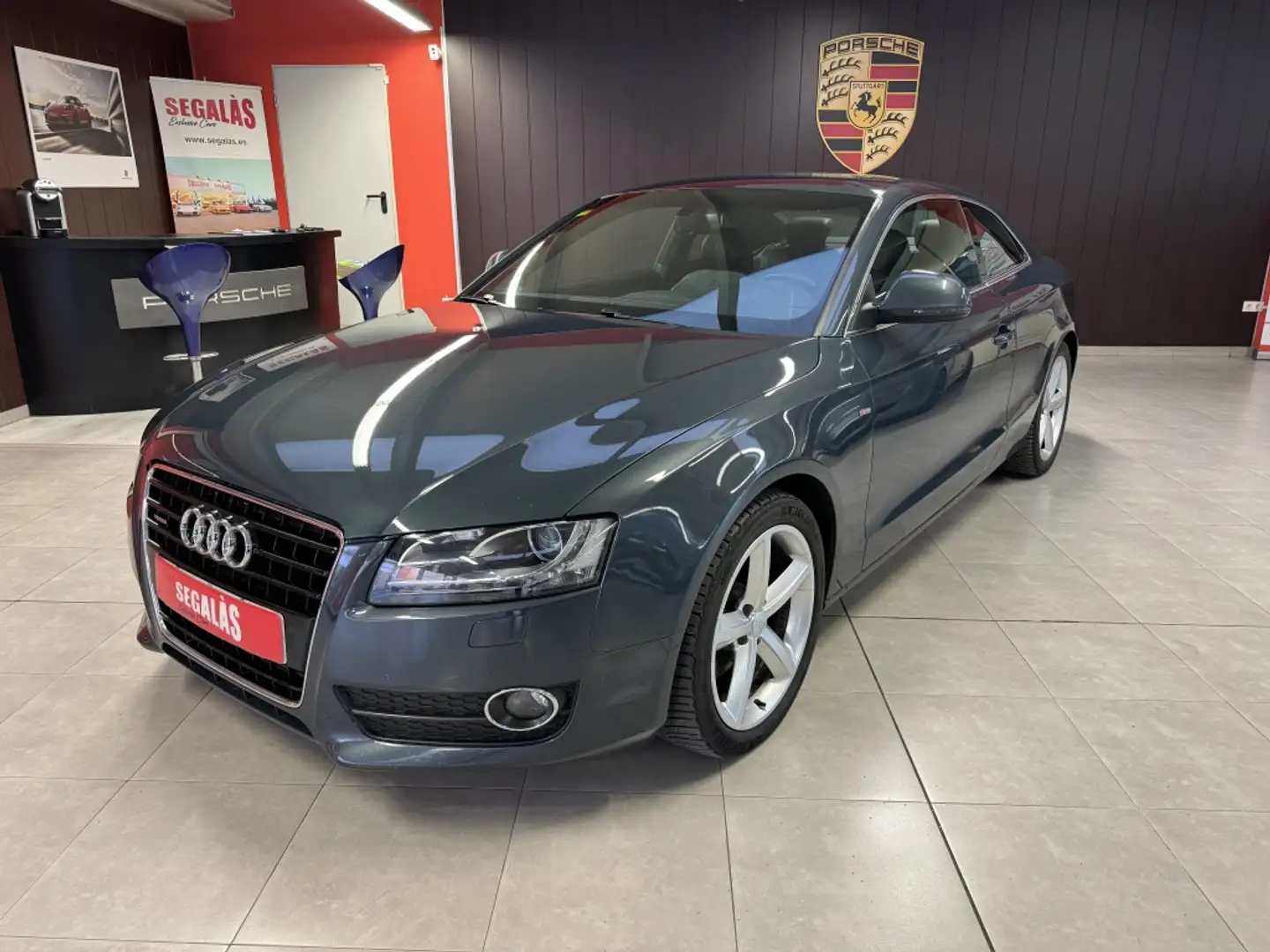 Audi A5 Coupé 3.0TDI quattro Grau - 1