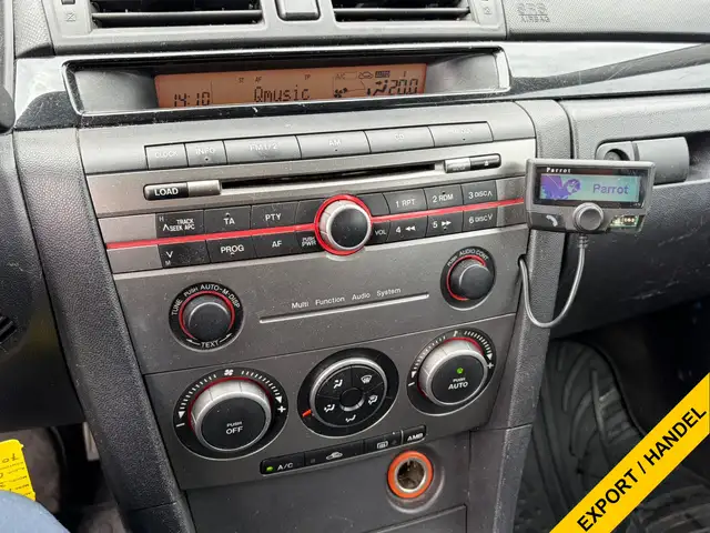 Mazda Mazda3 view 9