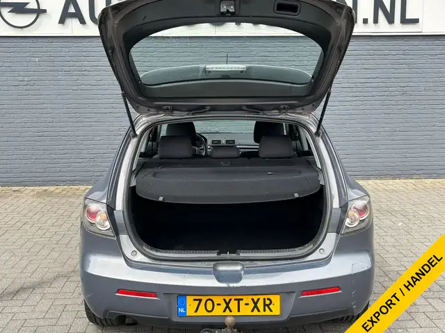 Mazda Mazda3 view 10