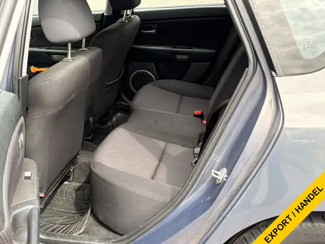 Mazda Mazda3 view 7