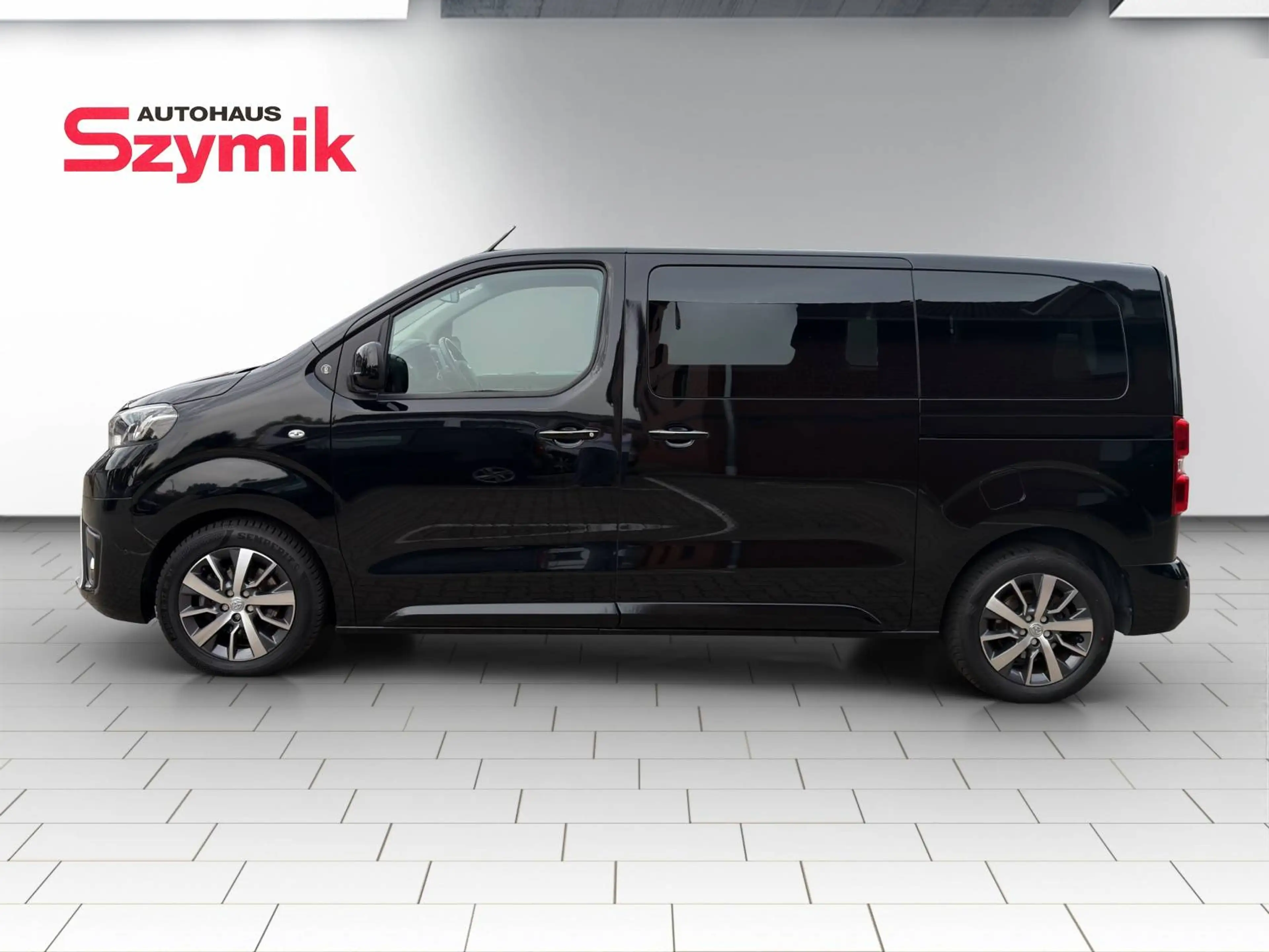 Toyota Proace Proace 2,0-l-D-4D L1 (8-Si.) Verso Team D — photo 2