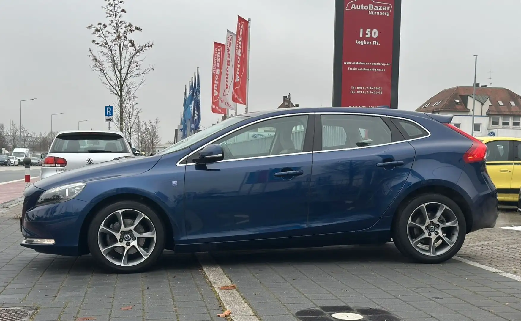 Volvo V40 Cross Country / Ocean Race / Leder / Pano Blau - 2