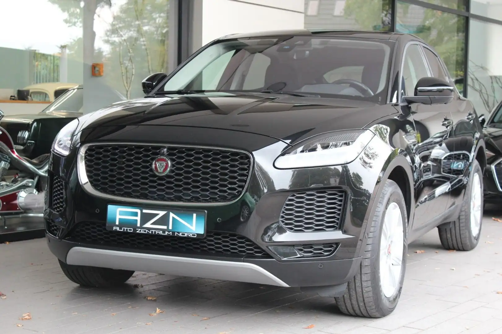 Jaguar E-Pace E-PACE D180 S AWD mit Standheizung Noir - 2