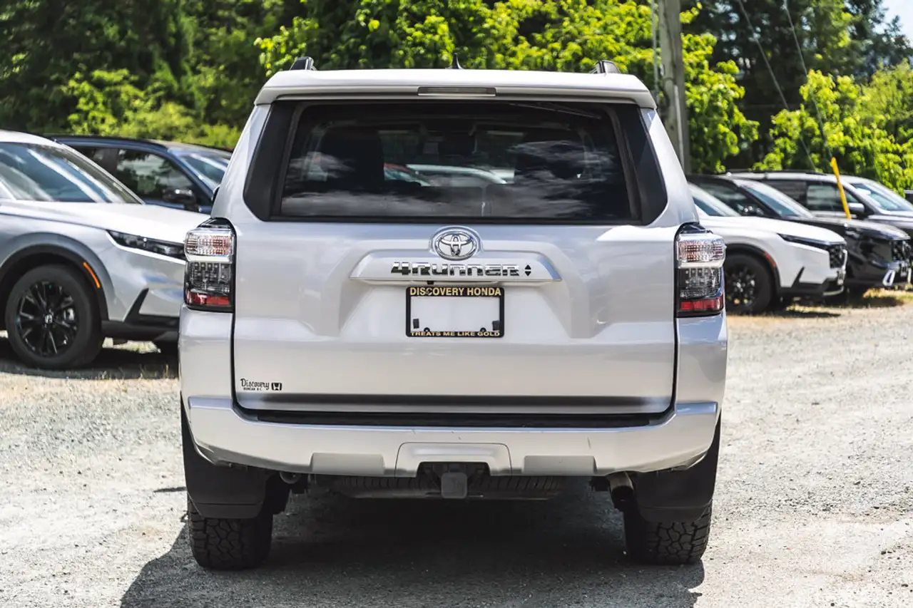 Toyota 4-Runner снимка Toyota 4-Runner