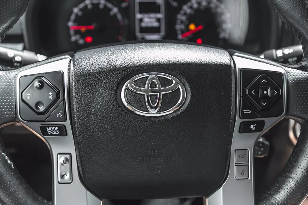 Toyota 4-Runner снимка Toyota 4-Runner