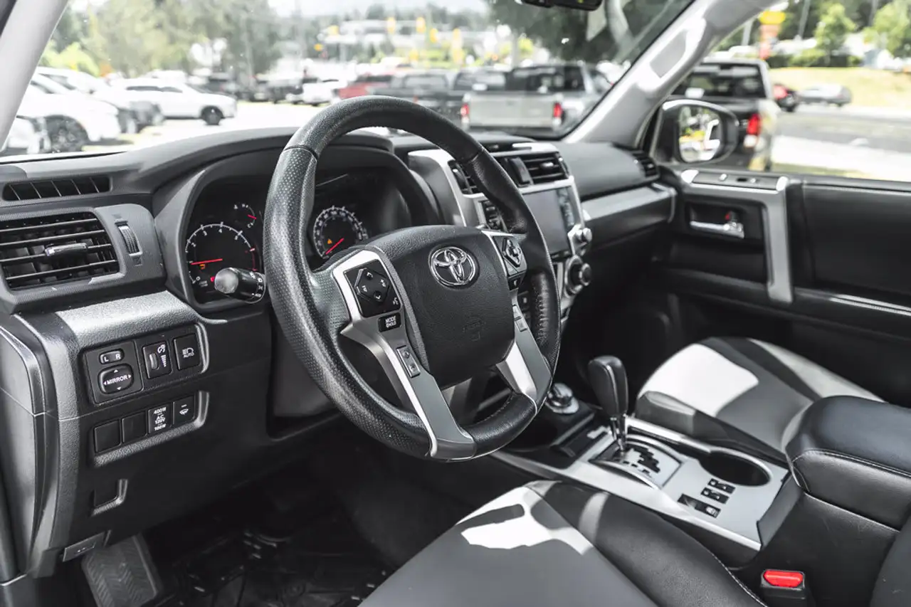 Toyota 4-Runner снимка Toyota 4-Runner