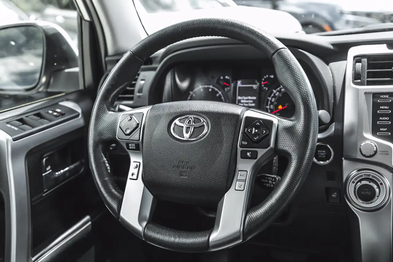 Toyota 4-Runner снимка Toyota 4-Runner