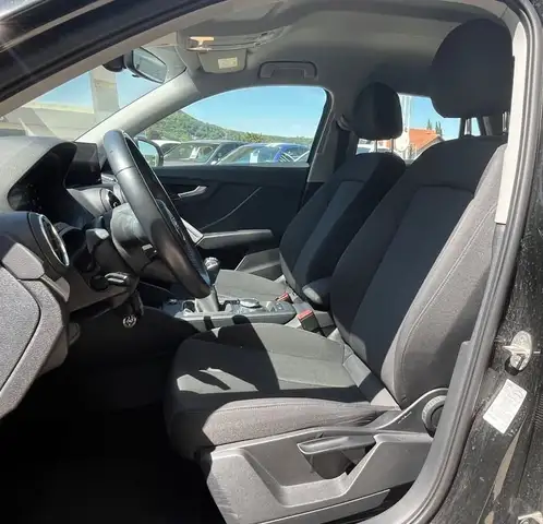 Audi Q2 view 5