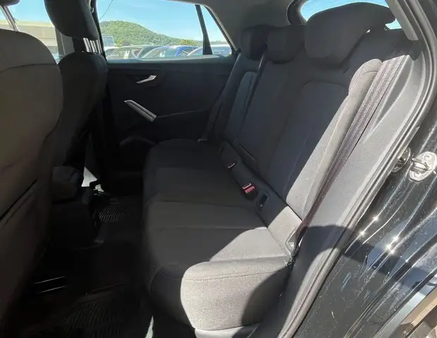Audi Q2 view 6