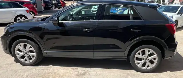 Audi Q2 view 12