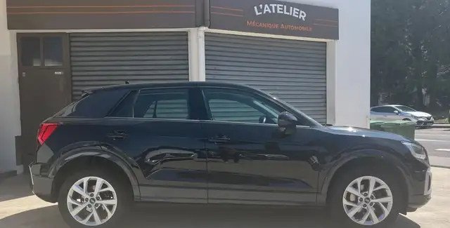 Audi Q2 view 10
