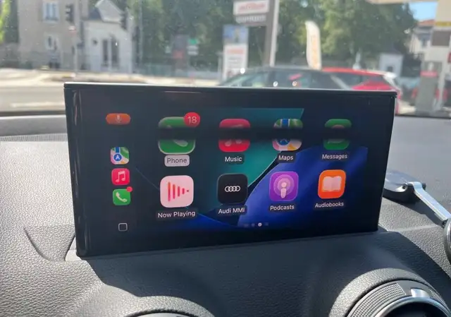 Audi Q2 view 8