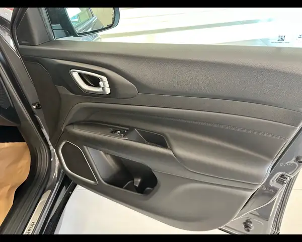 Jeep Compass view 20