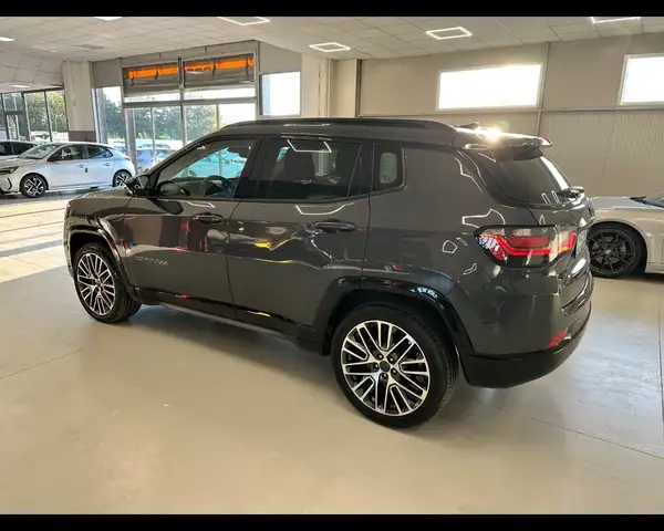 Jeep Compass view 6