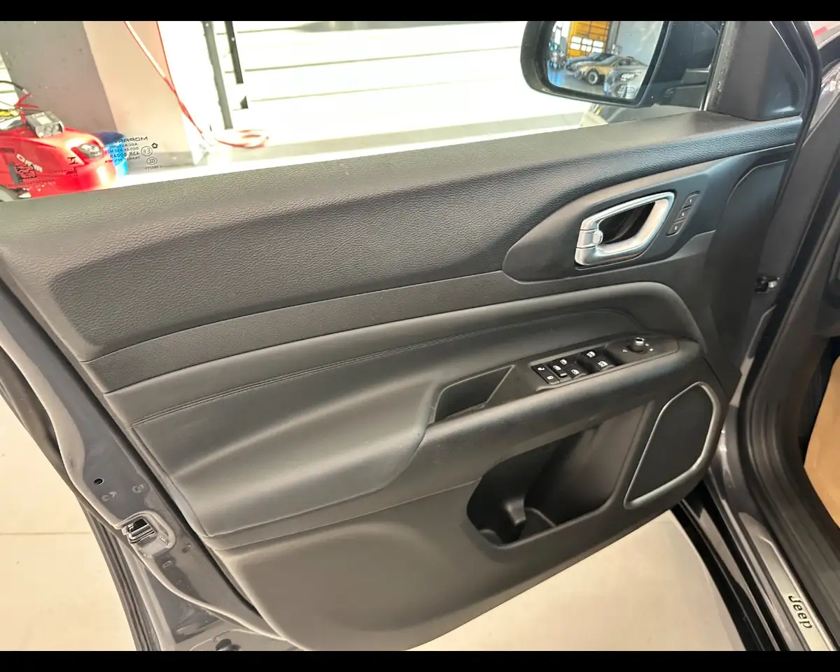 Jeep Compass 1.5 turbo t4 mhev Summit 2wd 130cv dct, миниатюра 7