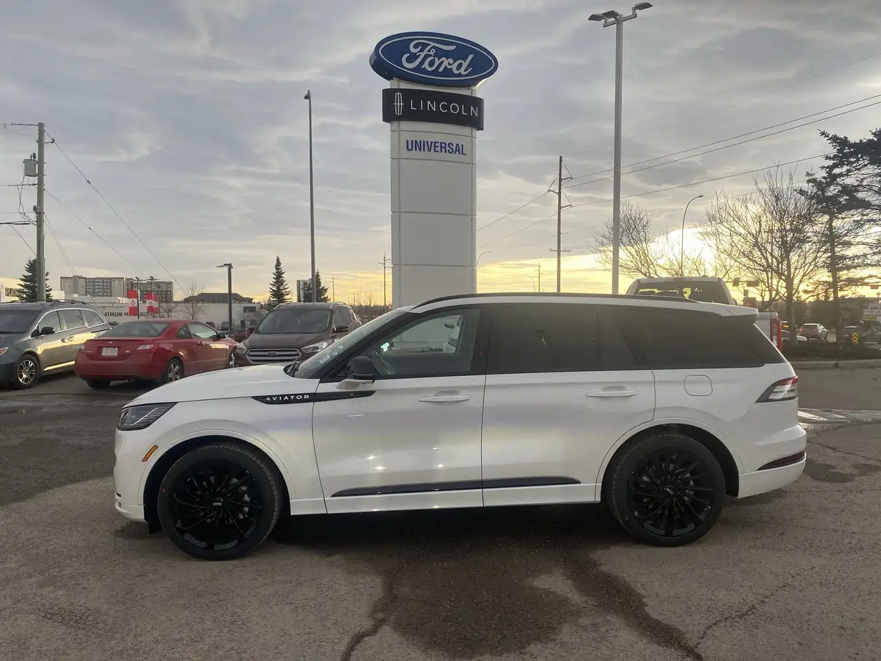 Lincoln Aviator снимка Lincoln Aviator