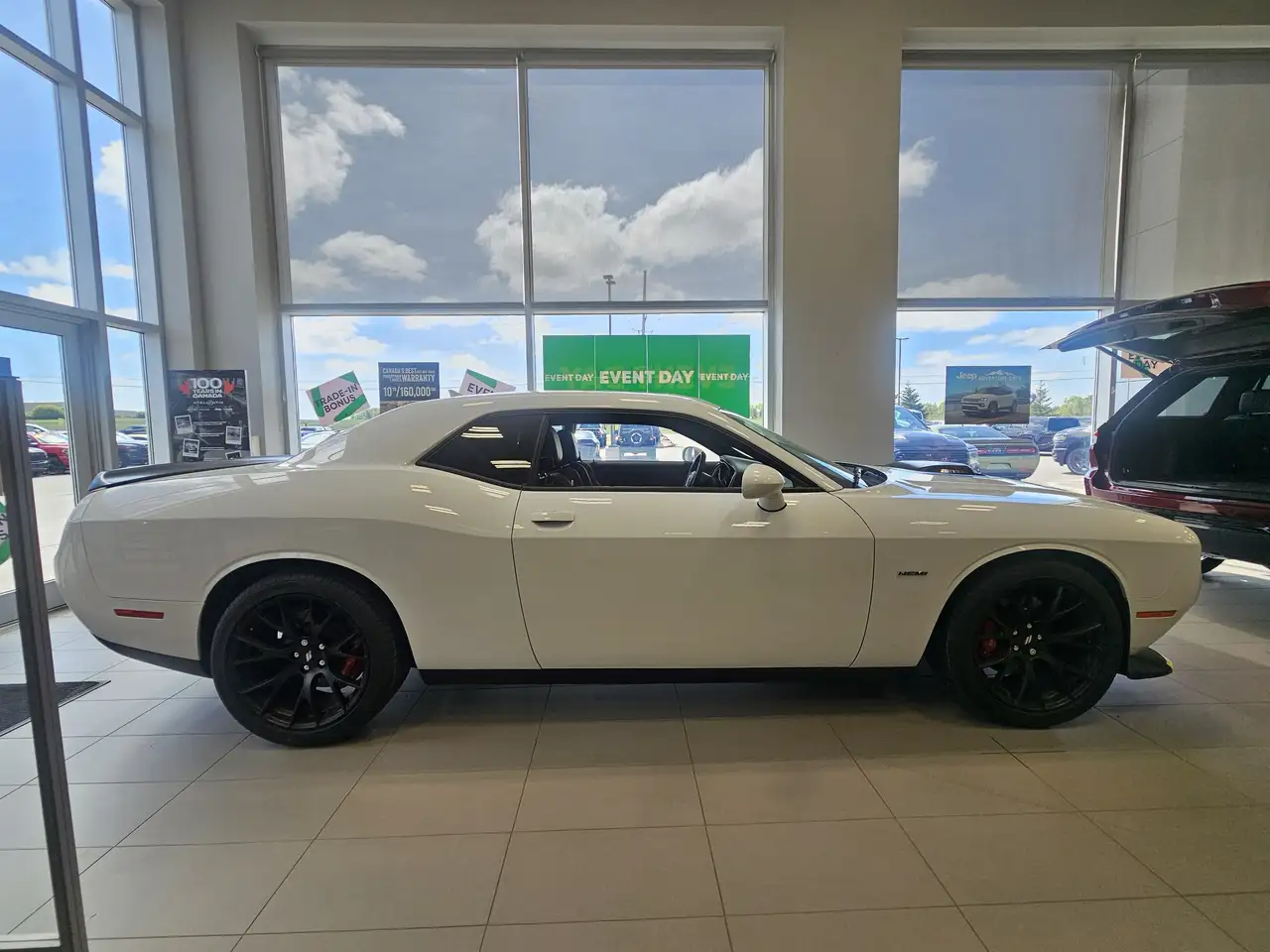 Dodge Challenger снимка Dodge Challenger
