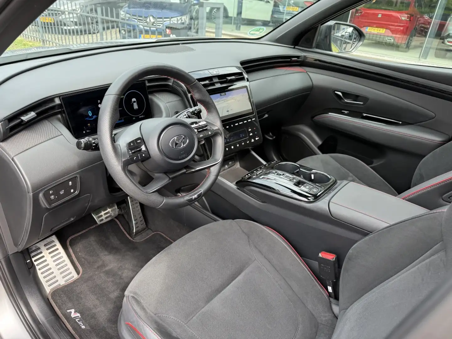 Hyundai TUCSON 1.6 T-GDI 265PK PHEV N-Line Sky | 1ste Eigenaar | Grijs - 2