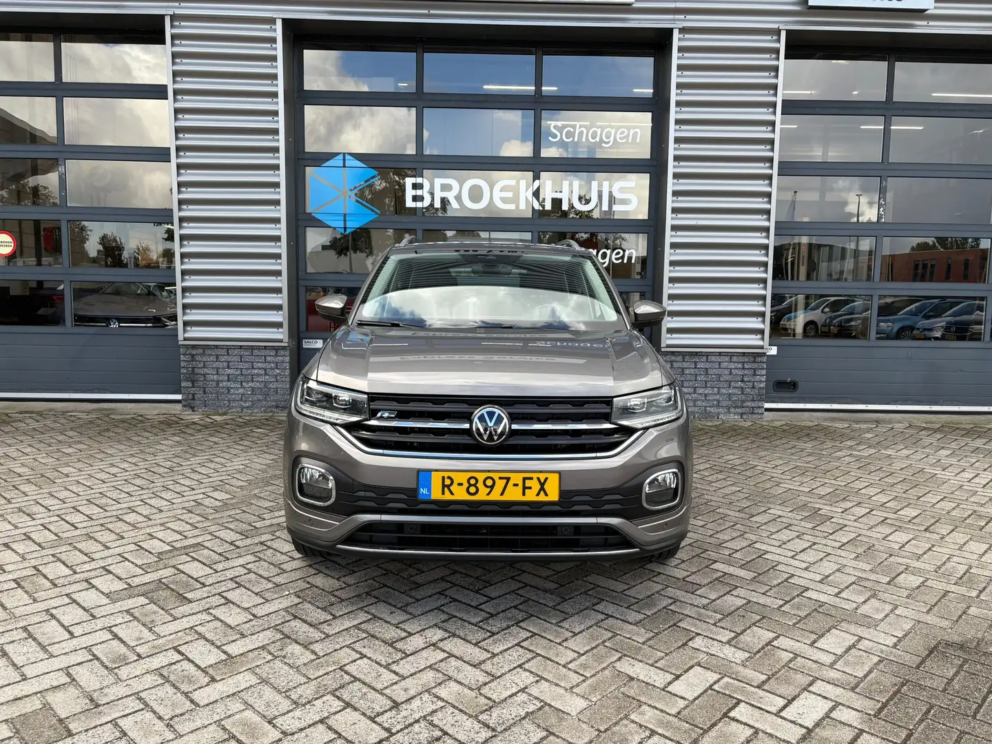 Volkswagen T-Cross R-Line 1.0 TSI 110 pk | Cruise control adaptief | Grijs - 2