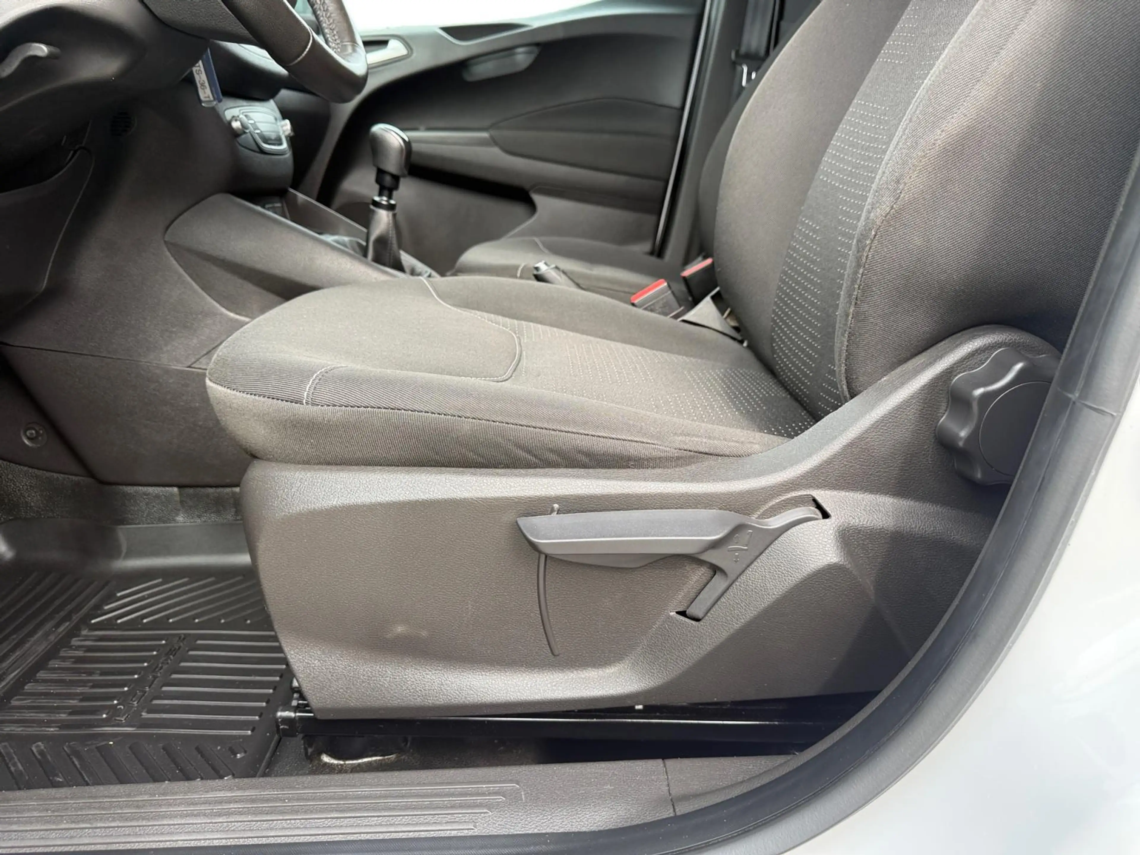 Ford Transit Courier 1.5 TDCI Trend Duratorq S&S Airco | Verwarmbare st — photo 11