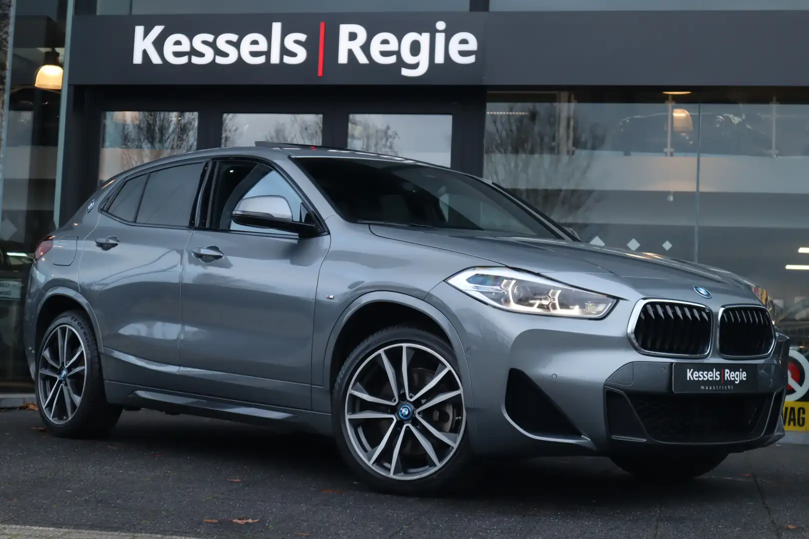 BMW X2 xDrive25e M-sport Pano HuD M-Seats Memory Keyless Gris - 1
