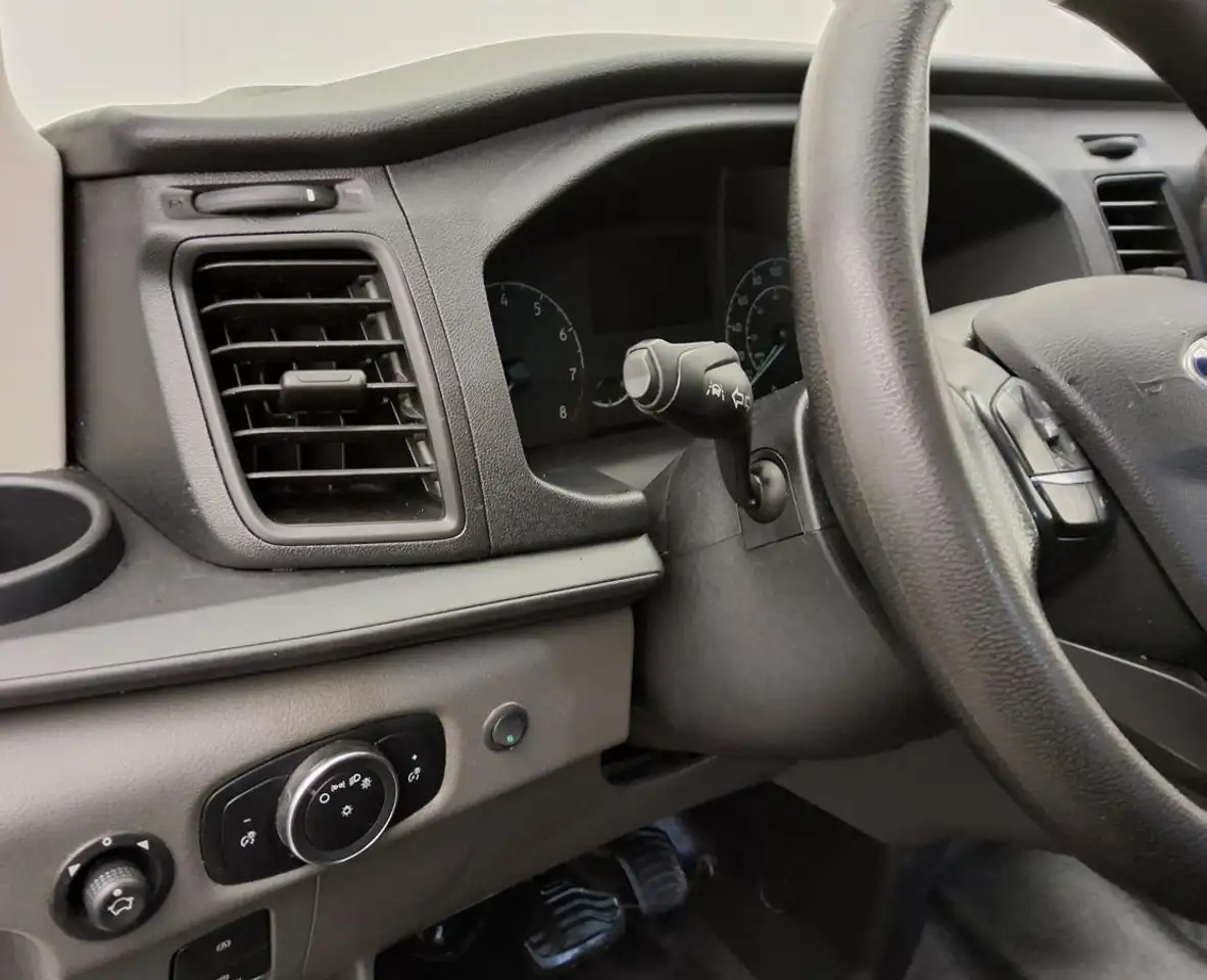 Ford Transit снимка Ford Transit
