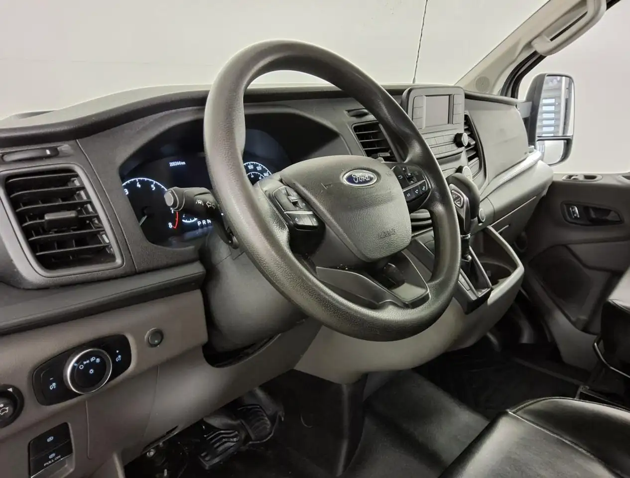 Ford Transit снимка Ford Transit