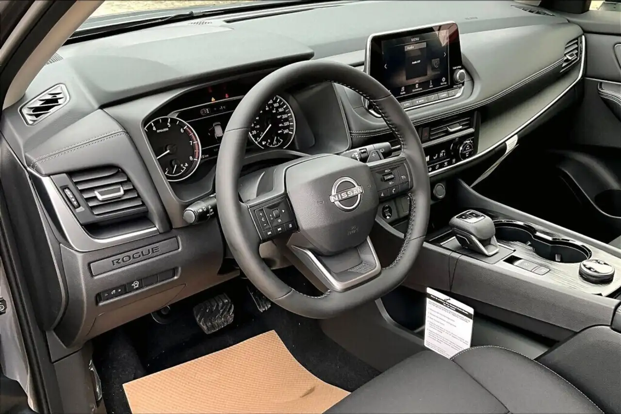 Nissan Rogue снимка Nissan Rogue