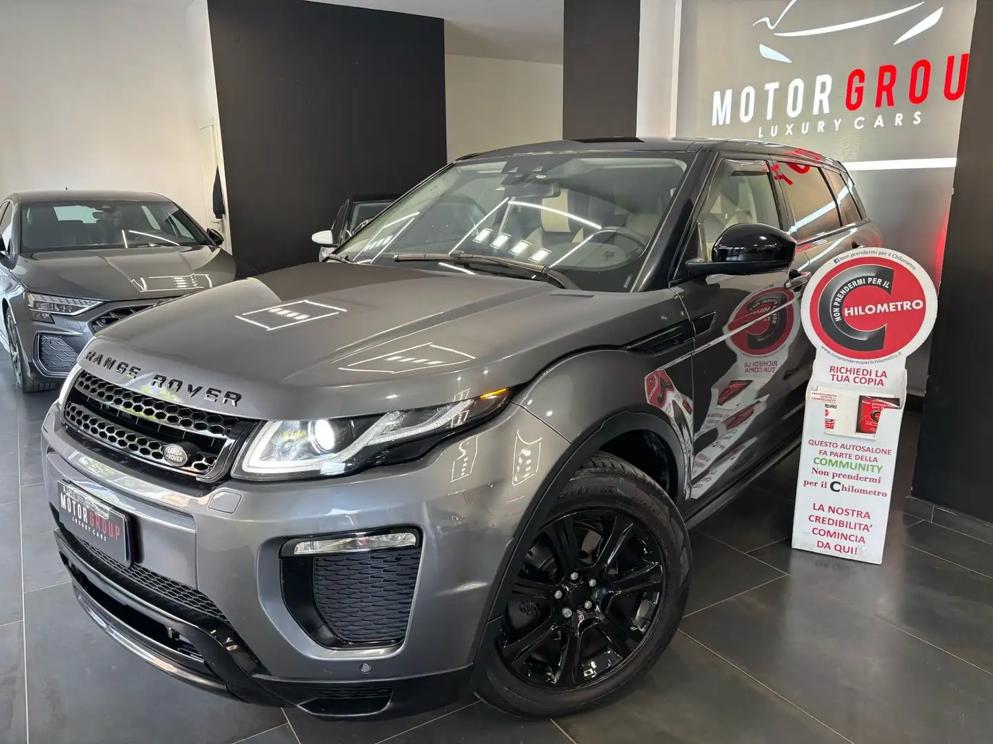 Land Rover Range Rover Evoque Range Rover Evoque 2.0 TD4 150 CV 5p. SE Dynamic Grijs - 1