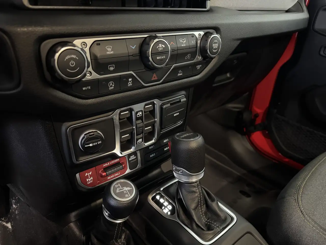 Jeep Gladiator снимка Jeep Gladiator