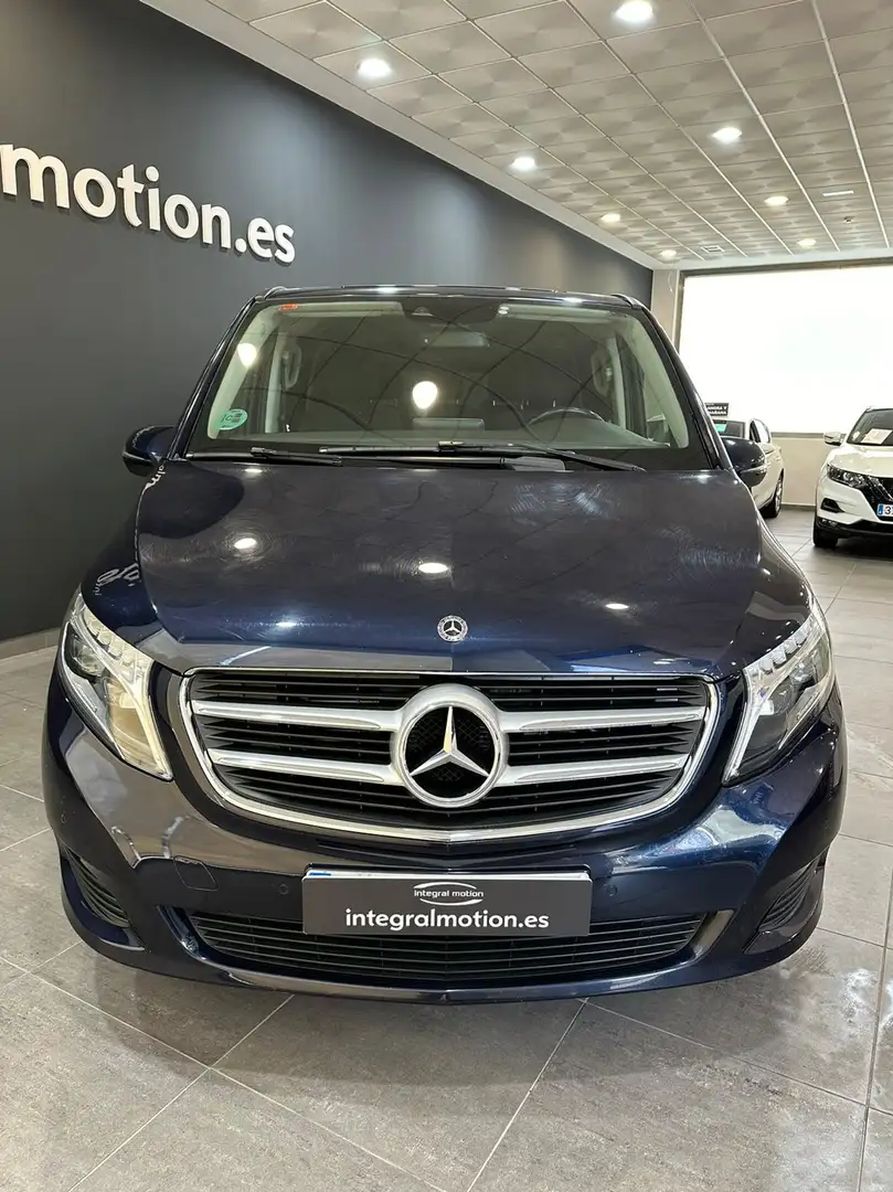 Mercedes-Benz V 220d Largo Blau - 2