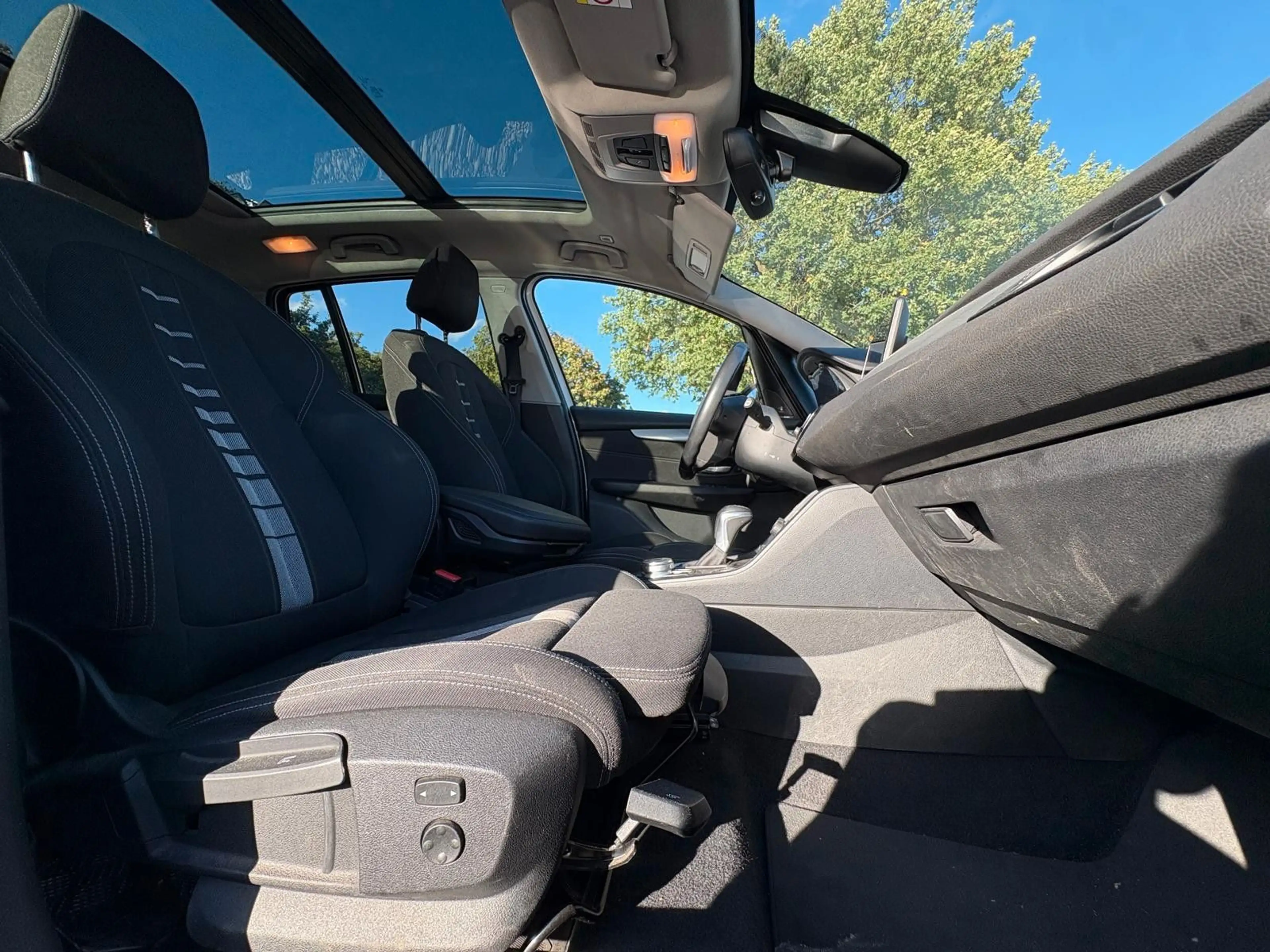 BMW 220 i Gran Tourer Pano*Tempo*SitzHz.*Navi*7Sitz — photo 9