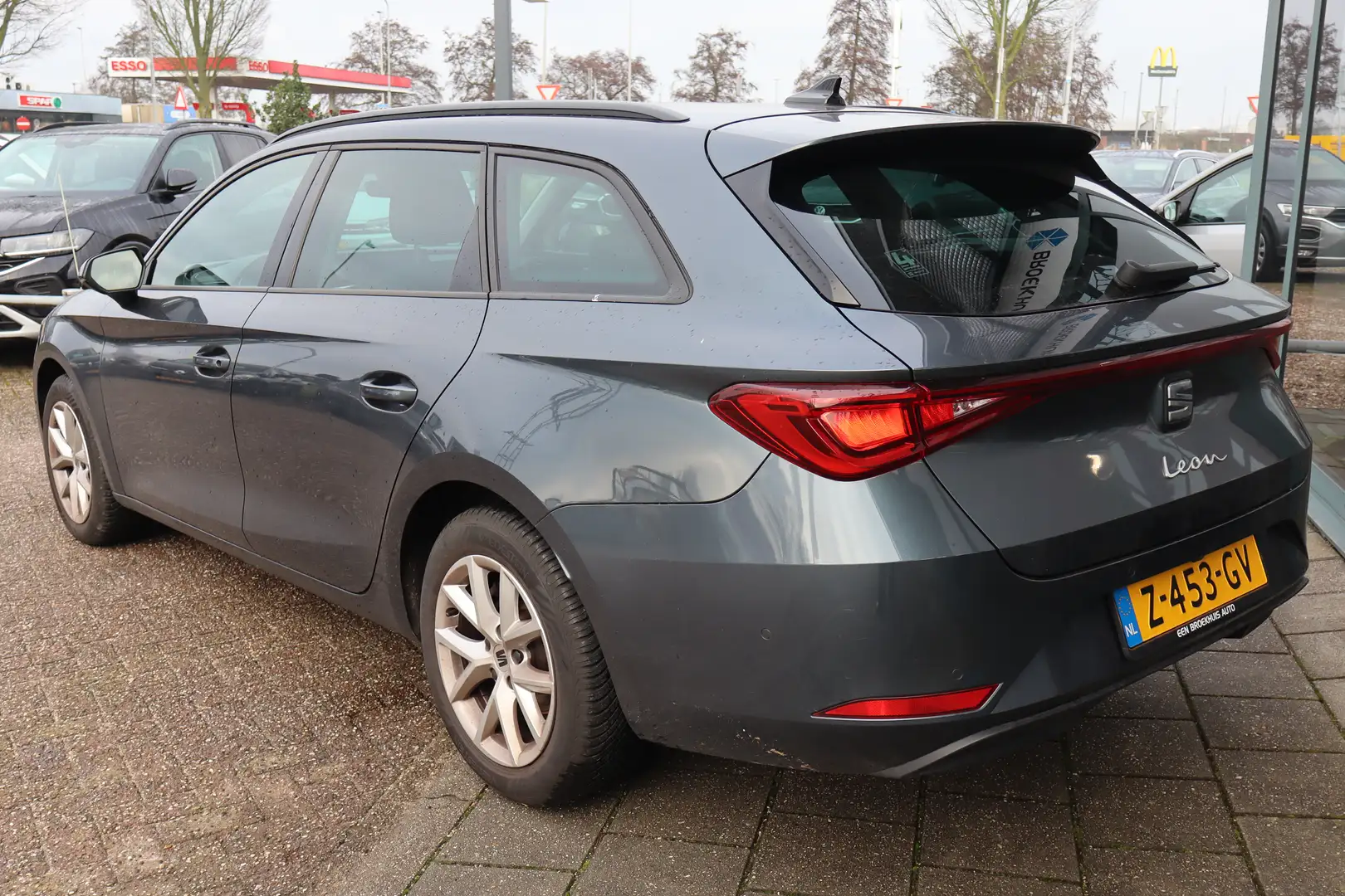 SEAT Leon Sportstourer 1.0 eTSI Style Business Intense 110PK Gris - 2