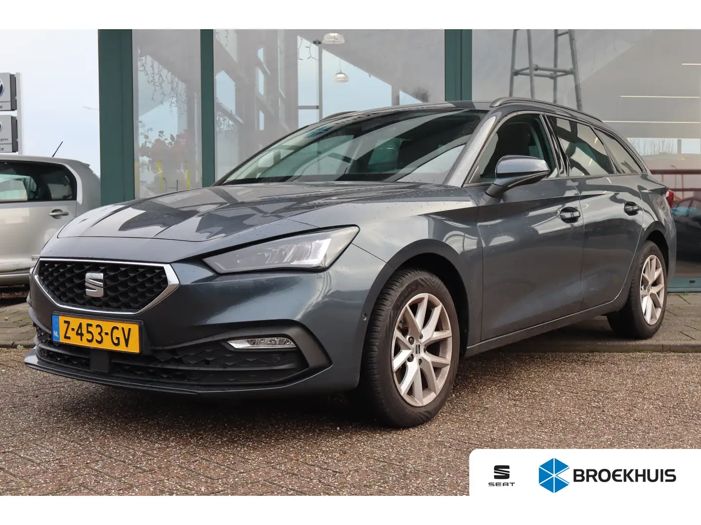 SEAT Leon Sportstourer 1.0 eTSI Style Business Intense 110PK Gris - 1
