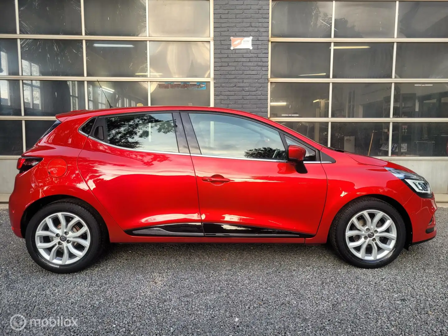 Renault Clio 0.9 TCe | LED | CRUISE | NAV | CAMERA | PDC | Червоний - 2