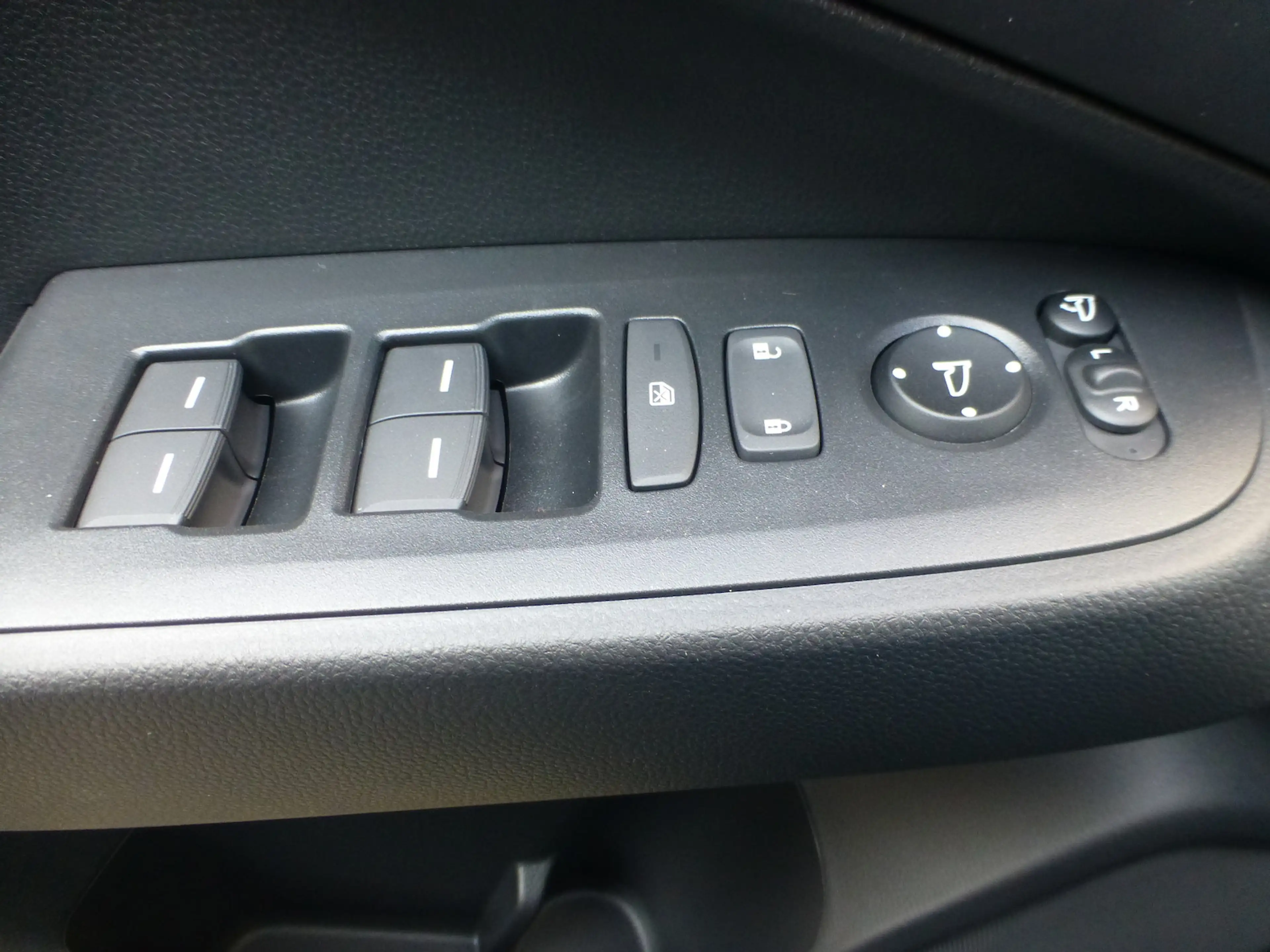 Honda HR-V 1,5 e:HEV Elegance 8 Jahre Garantie — photo 11