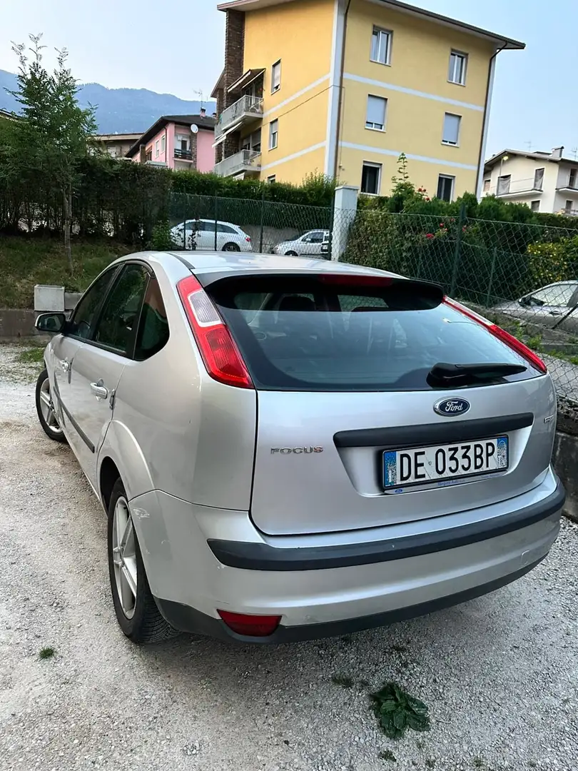 Ford Focus 5p 1.6 tdci 90cv - 1